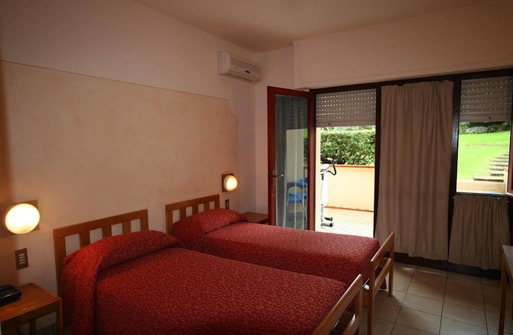 Hotel Adria & Resort Toscolano Maderno Exterior photo